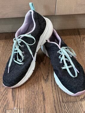 Skechers Arch Fit Comfy Wave Black Lavender Running Sneakers Shoes Women's Sz 8